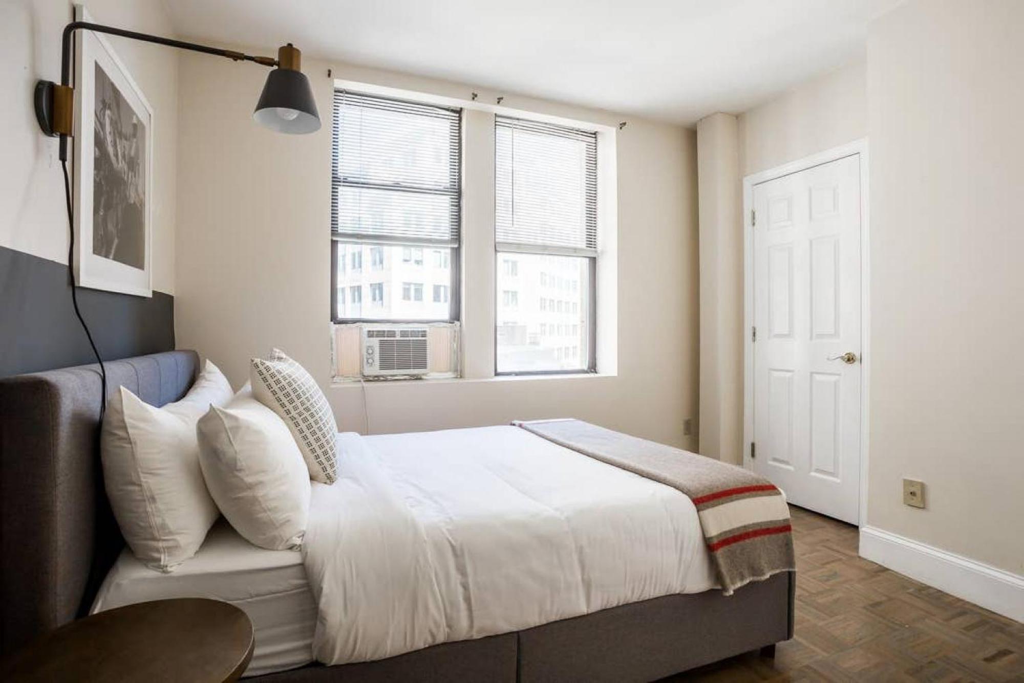 Elegant 2 Bed 2 Bath Furnished In Fidi Appartamento